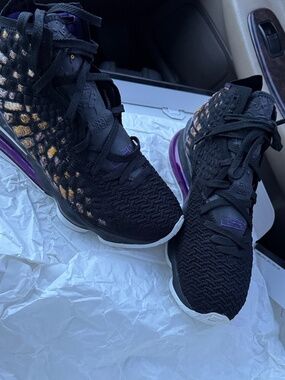 Nike LeBron XVII “ LAKERS” Men’s Size 9.5